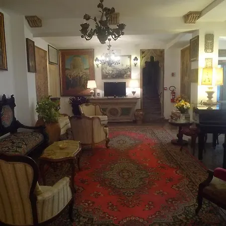 La Riva Hotel 3*
