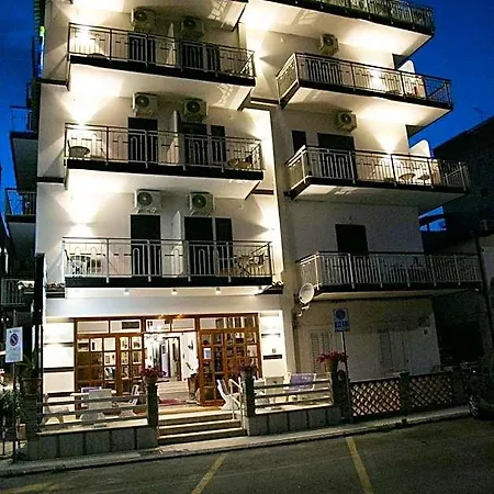 La Riva Hotel