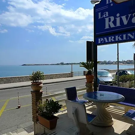 La Riva Giardini-Naxos