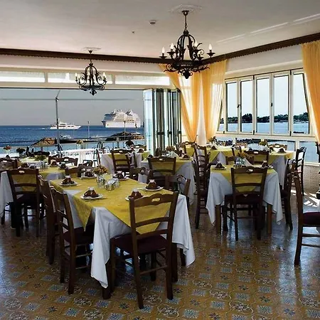 Hotel La Riva Giardini Naxos