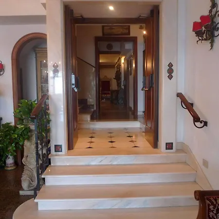 La Riva Hotel