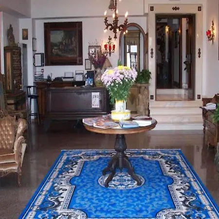 Hotel La Riva Giardini Naxos