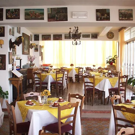La Riva 3* Giardini-Naxos